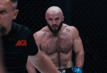 Минута отдыха Минеев деклассировал Исмаилова. Скандального бойца пришлось откачивать кислородом Спорт 