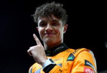 Минута отдыха Норрис одержал победу на Гран‑при Сингапура, Ферстаппен — второй Спорт 