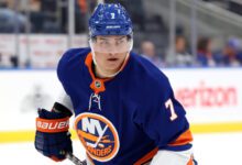 Минута отдыха Щитов считает, что Цыплаков неплохо проявил себя в первых играх за «Айлендерс» Спорт 