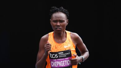 Минута отдыха Кенийка Чепнгетич установила мировой рекорд в марафоне Спорт  Минута отдыха Кенийка Чепнгетич установила мировой рекорд в марафоне Спорт