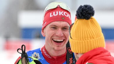 Минута отдыха Большунов спас команду от провала. Уничтожил главного соперника на финише. Видео Спорт 