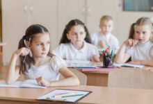 Минута отдыха Как выбрать школу для первоклассника? Психолог Катерина Мурашова Дети 