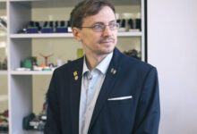 Минута отдыха «Сто баллов на ЕГЭ просто так не фармятся». Учитель информатики Виктор Остапенков Дети 