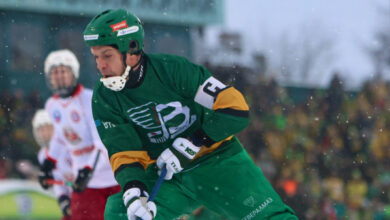 Минута отдыха Архангельский «Водник» обыграл «Саяны» в матче чемпионата России по бенди Спорт 