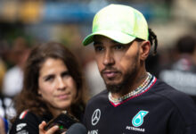 Минута отдыха Семикратный чемпион «Формулы‑1» Льюис Хэмилтон официально стал пилотом «Феррари» Спорт 