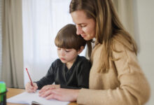 Минута отдыха В 5 лет ребенок не хочет выводить буквы. Надо ли до школы учить его чтению, счету и письму? Дети 