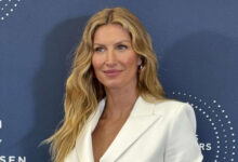 Минута отдыха «Плачет, глядя на детей»: инсайдер рассказал о состоянии Жизель Бюндхен Знаменитости 