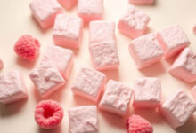 Минута отдыха Как приготовить нежнейший зефир из малинового варенья в домашних условиях? Интересное 