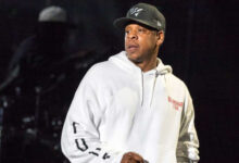 Минута отдыха Jay-Z подал в суд на женщину, обвинившую его в надругательстве Знаменитости 