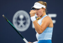 Минута отдыха Мирра Андреева просто не замечает соперниц. Теннисистки лучше нет во всем мире! Спорт 