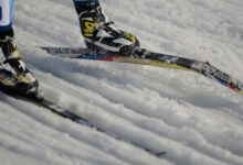 Минута отдыха «Вижу такое первый раз в жизни». Российский лыжник ударил соперника коленом в голову Спорт 