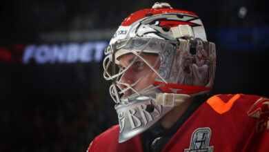 Минута отдыха В Омске должны установить памятник вратарю! Он остановил монструозный «Локомотив» Спорт 