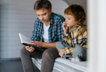 Минута отдыха «Ты шпион королевы Англии?» — спрашивали дети. И приходили слушать мои истории Дети 