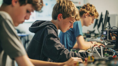 Минута отдыха Что нужно, чтобы профобразование перестало быть «средним». Директора колледжей — о его плюсах и минусах Дети 