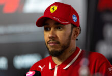 Минута отдыха Хэмилтон не может привыкнуть к болиду «Феррари» Спорт 