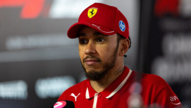 Минута отдыха Хэмилтон не может привыкнуть к болиду «Феррари» Спорт 