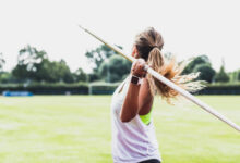 Минута отдыха Жуткая смерть российской легкоатлетки. Погибла от попадания копья в голову Спорт 