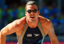 Минута отдыха Пятикратный олимпийский чемпион Холл получил копии 10 медалей Игр, которых он лишился из‑за пожаров в Калифорнии Спорт 