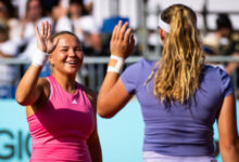 Минута отдыха Андреева и Шнайдер вышли в полуфинал турнира в Риме, россиянки отыграли три матчбола в игре с первыми сеяными Спорт 