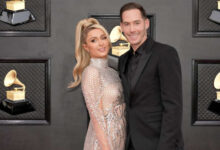 Минута отдыха Пэрис Хилтон поделилась семейными моментами из отпуска Знаменитости 