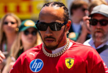 Минута отдыха Гонщика «Формулы‑1» Хэмилтона заметили с российской моделью, которую ранее связывали с украинским футболистом Мудриком Спорт 