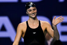 Минута отдыха Канадская пловчиха Макинтош установила мировой рекорд на дистанции 200 метров комплексом Спорт 