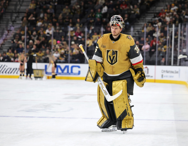 Минута отдыха Друг Овечкина цепляется за последний шанс. Но в НХЛ боятся с ним связываться Спорт  Минута отдыха Друг Овечкина цепляется за последний шанс. Но в НХЛ боятся с ним связываться Спорт