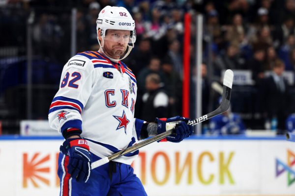 Минута отдыха Друг Овечкина цепляется за последний шанс. Но в НХЛ боятся с ним связываться Спорт  Минута отдыха Друг Овечкина цепляется за последний шанс. Но в НХЛ боятся с ним связываться Спорт