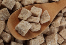 Минута отдыха Почему тростниковый сахар считают «лучше» обычного и действительно ли он лучше? Интересное 