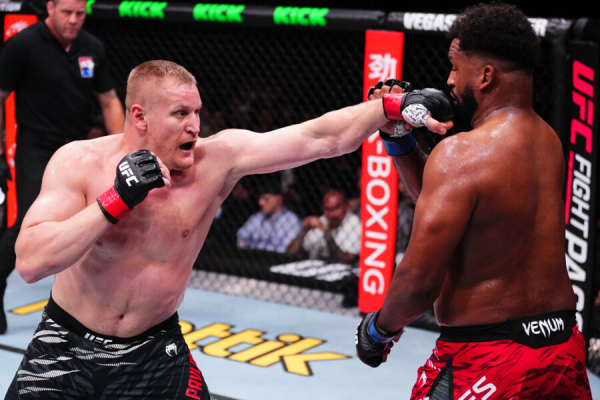 Минута отдыха Скучнейшая победа россиянина в UFC. Так до титула не добраться Спорт  Минута отдыха Скучнейшая победа россиянина в UFC. Так до титула не добраться Спорт