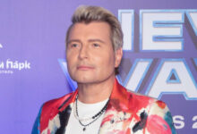 Минута отдыха «Лицо обсыпало»: съездивший в Китай Басков столкнулся с неприятностями Знаменитости 