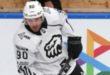 Минута отдыха Крутому легионеру запрещают выходить на лед в КХЛ. А не надо было из России уезжать! Спорт 