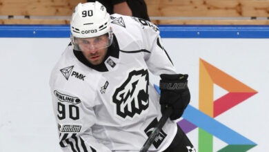 Минута отдыха Крутому легионеру запрещают выходить на лед в КХЛ. А не надо было из России уезжать! Спорт 