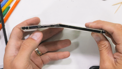 Минута отдыха Блогер попытался согнуть iPhone Air — потребовался кран Полезности  Минута отдыха Блогер попытался согнуть iPhone Air — потребовался кран Полезности