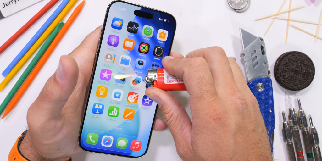 Минута отдыха Блогер попытался согнуть iPhone Air — потребовался кран Полезности  