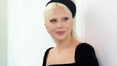 Минута отдыха Папарацци запечатлели пикантно одетую Леди Гагу на свидании с женихом Знаменитости 