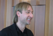 Минута отдыха Плющенко поздравил своего легендарного наставника с особым праздником Знаменитости 