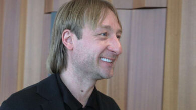 Минута отдыха Плющенко поздравил своего легендарного наставника с особым праздником Знаменитости 