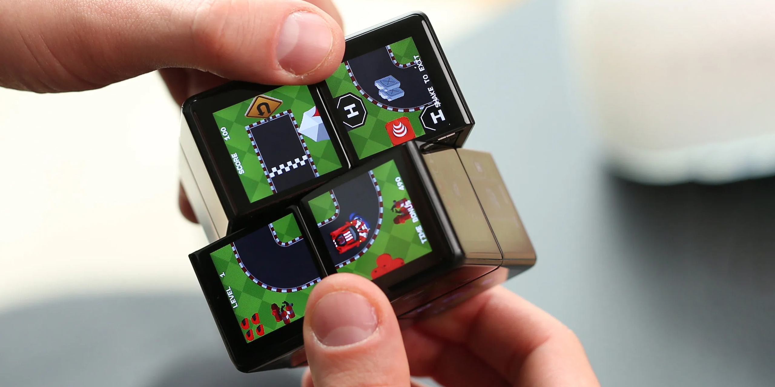 Минута отдыха Вышел WOWCube — кубик Рубика с ЖК-экранами, на котором можно играть в 2048 и другие игры Полезности  