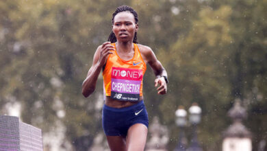 Минута отдыха Рекордсменка мира в марафоне Чепнгетич дисквалифицирована на три года за допинг Спорт 