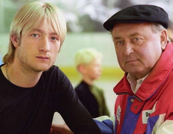 Минута отдыха Плющенко поздравил своего легендарного наставника с особым праздником Знаменитости 