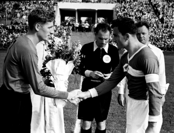 Минута отдыха Россия прощается с иконой футбола. Никиту Симоняна обожали все Спорт Минута отдыха Россия прощается с иконой футбола. Никиту Симоняна обожали все Спорт