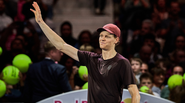 Минута отдыха Синнер победил Оже‑Аляссима в матче Итогового турнира АТР Спорт 