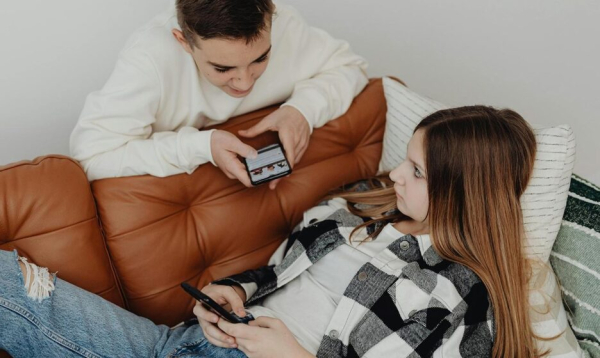 Минута отдыха Ребенок увлечен гаджетами. Как заставить его соблюдать договоренности? Дети 