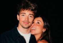 Минута отдыха Гонщик «Формулы‑1» Леклер сделал предложение своей девушке Спорт 