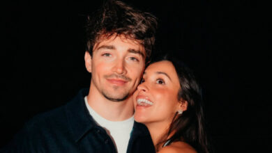 Минута отдыха Гонщик «Формулы‑1» Леклер сделал предложение своей девушке Спорт Минута отдыха Гонщик «Формулы‑1» Леклер сделал предложение своей девушке Спорт