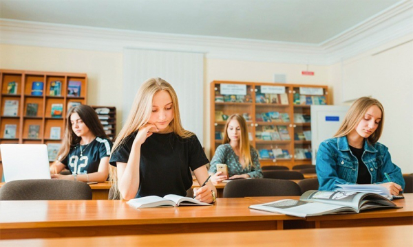 Минута отдыха «50 баллов — это вовсе не двоечник». Такой проходной балл оставили для 10% платных направлений Дети 