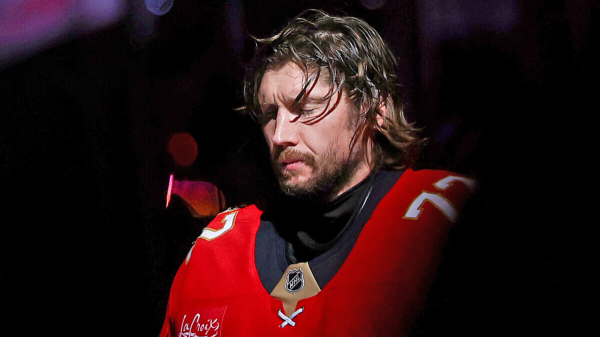 Минута отдыха Звездный российский вратарь терпит бедствие. Чемпион НХЛ опустился на дно Спорт 