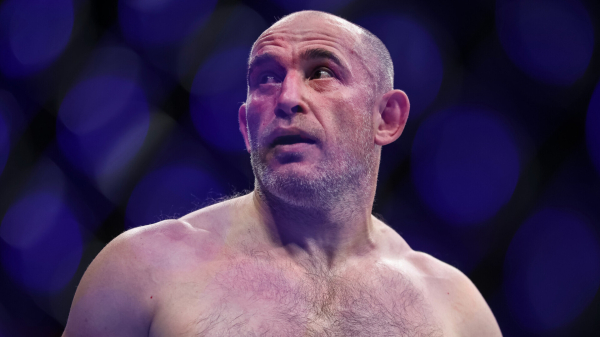 Минута отдыха Легенда UFC из России возвращается в клетку. Может, не надо? Спорт 