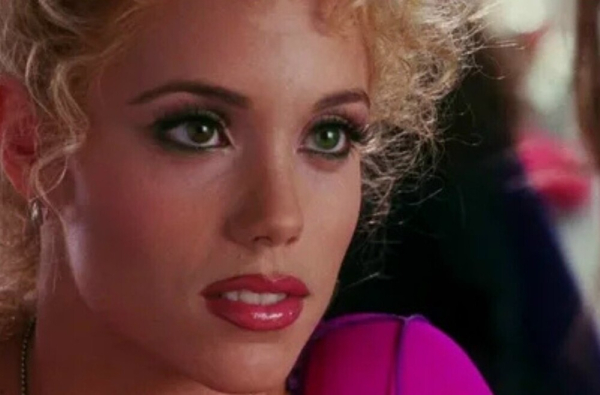 Минута отдыха В 1995 году состоялась премьера скандально известного фильма Пола Верховена "Шоугелз" Интересное 